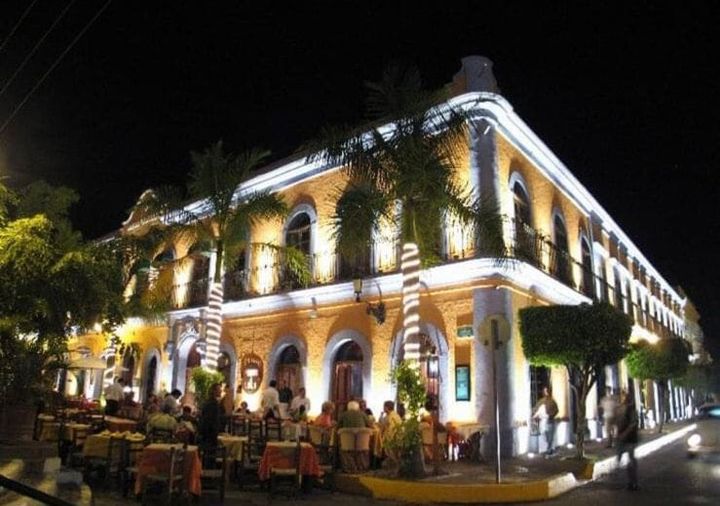 Restaurantes de Mazatlán siguen lleno los fines de semana