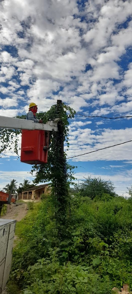 Servicios públicos realiza jornada de reparación de luminarias en El Quelite y P Servicios públicos realiza jornada de reparación de luminarias en El Quelite y P