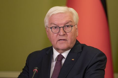 El presidente alemán, Frank-Walter Steinmeier, habla en una conferencia de prensa el 25 de octubre en Kyiv, Ucrania.