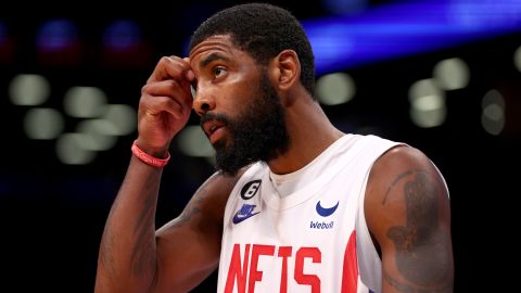 Kyrie Irving durante el partido de los Indiana Pacers el sábado.