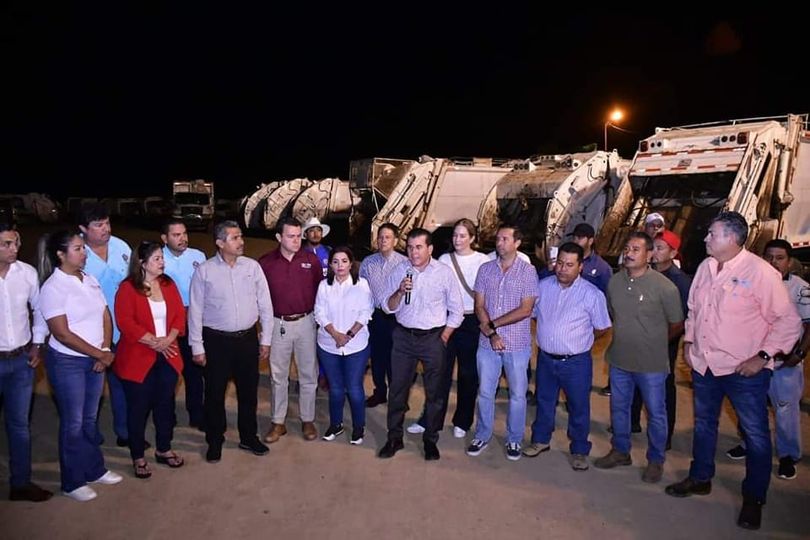 Alcalde refrenda compromisos con los trabajadores de Aseo Urbano en su primer dí Alcalde refrenda compromisos con los trabajadores de Aseo Urbano en su primer dí