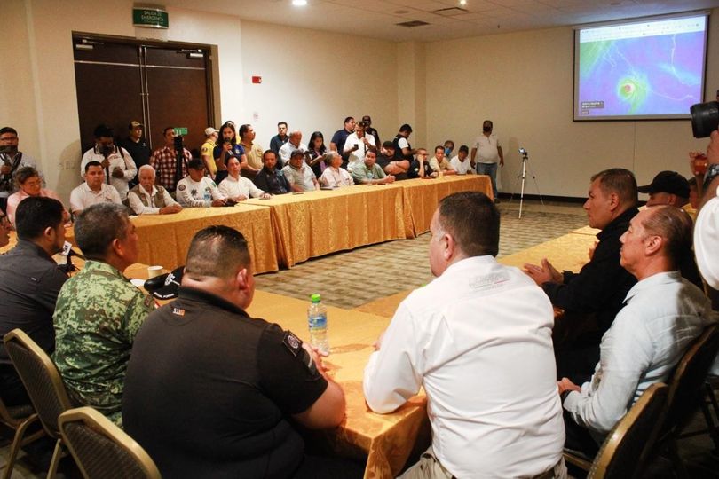 Mazatlán.- Durante la Sesión extraordinaria del Comité Estatal de emergencias en Mazatlán.- Durante la Sesión extraordinaria del Comité Estatal de emergencias en