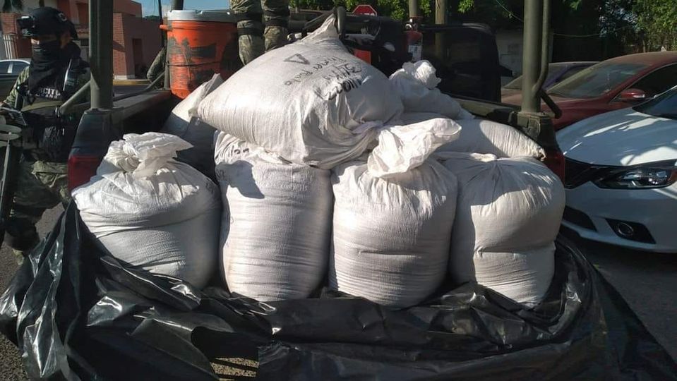 SEDENA y PEP Sinaloa aseguran presunta droga en Sanalona SEDENA y PEP Sinaloa aseguran presunta droga en Sanalona