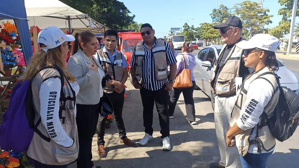 *Oficialía Mayor recorre los panteones por Día de Muertos* *Oficialía Mayor recorre los panteones por Día de Muertos*