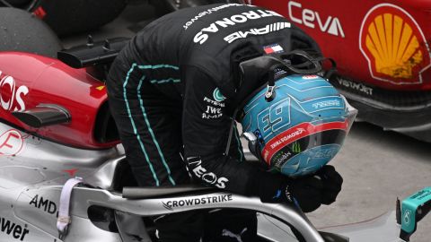 Russell celebra después de ganar el Gran Premio de Sao Paolo.