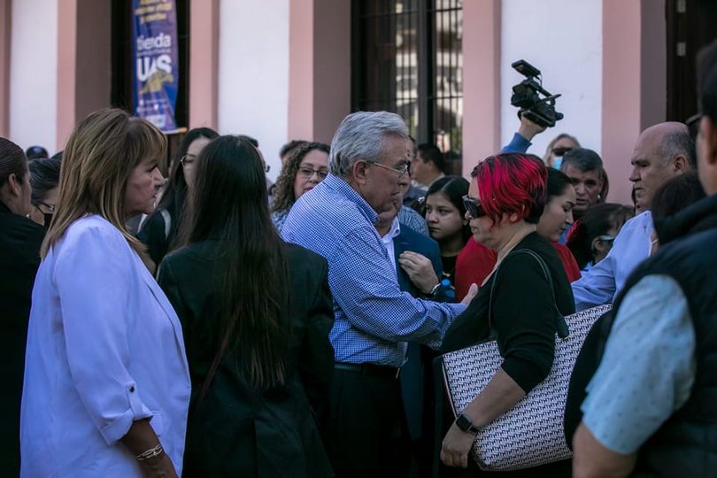 Acude Rocha Moya a homenaje en despedida de la activista Chayito Quiñónez Acude Rocha Moya a homenaje en despedida de la activista Chayito Quiñónez
