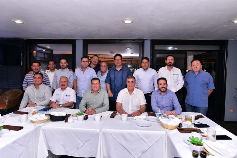*Alcalde, Edgar González Zatarain, se reúne con líderes camarales de Mazatlán* *Alcalde, Edgar González Zatarain, se reúne con líderes camarales de Mazatlán*