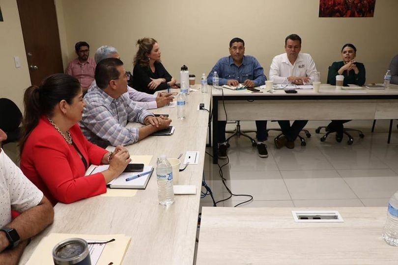 *Alcalde, Edgar González Zatarain, sostiene reuniones de trabajo con cuerpo de r *Alcalde, Edgar González Zatarain, sostiene reuniones de trabajo con cuerpo de r