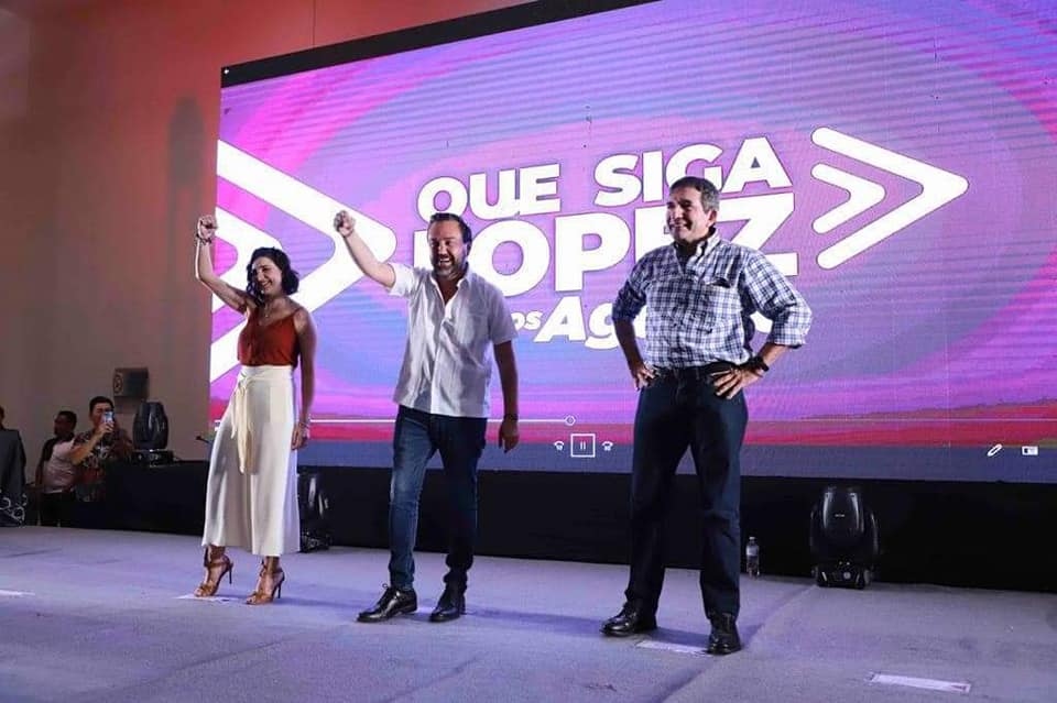 Ante la presencia de más de 5 mil personas, el Centro de Convenciones de Mazatl Ante la presencia de más de 5 mil personas, el Centro de Convenciones de Mazatl