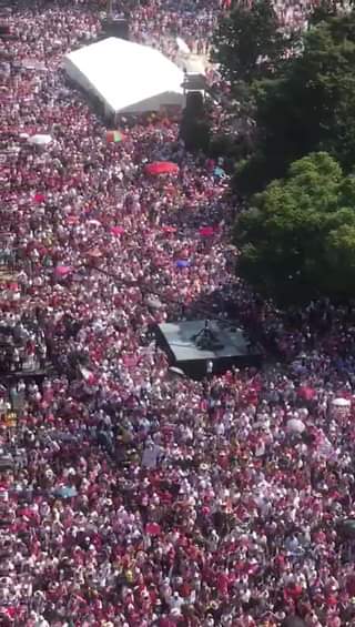 EN LA PROTESTA EN DEFENSA DEL INE RETEMBLÓ EL CANTO DEL HIMNO NACIONAL