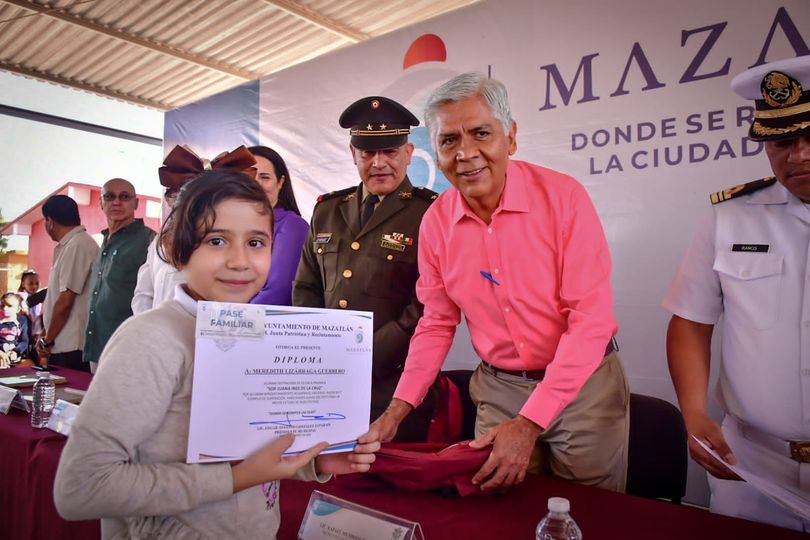 *Gobierno Municipal lleva el Lunes Cívico a Villa Unión* *Gobierno Municipal lleva el Lunes Cívico a Villa Unión*