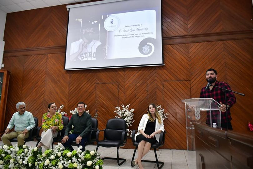 *Gobierno Municipal reconoce al beisbolista campeón de Grandes Ligas y mazatleco *Gobierno Municipal reconoce al beisbolista campeón de Grandes Ligas y mazatleco