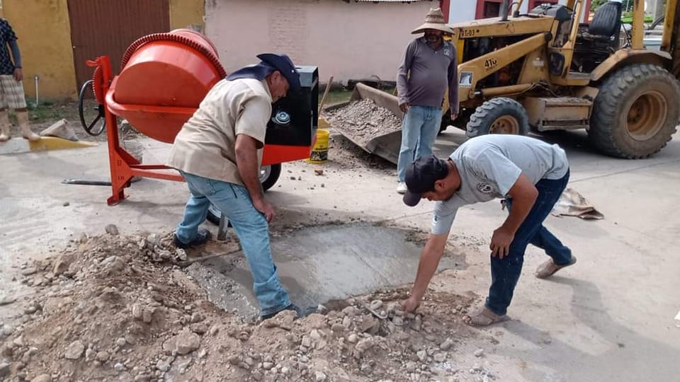 JUMAPAM realiza jornada de bacheos en El Recodo JUMAPAM realiza jornada de bacheos en El Recodo
