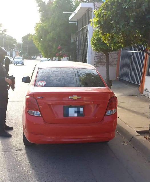 Policías Estatales atienden un reporte de robo de vehículo y lo recuperan Policías Estatales atienden un reporte de robo de vehículo y lo recuperan