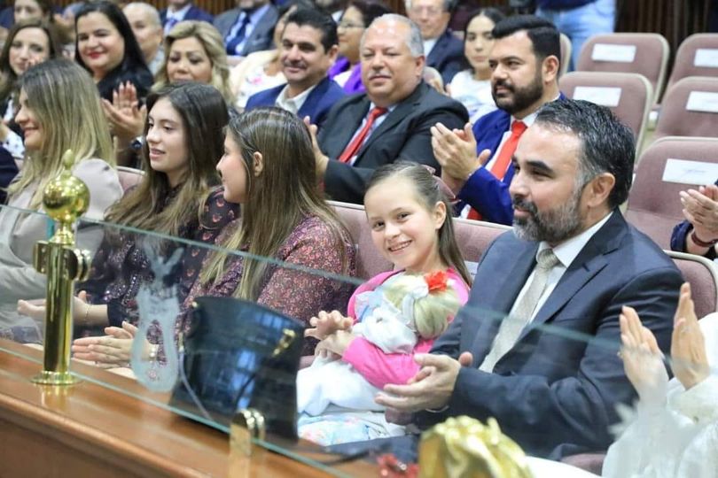 Rodeado de ciudadanos realiza Rocha Moya reunión de trabajo con legisladores Rodeado de ciudadanos realiza Rocha Moya reunión de trabajo con legisladores