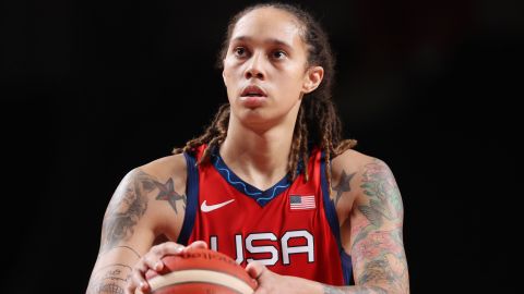 Brittney Griner se prepara para lanzar un tiro libre contra Nigeria durante el partido del Grupo B de la ronda preliminar femenina en los Juegos Olímpicos de Tokio 2020.