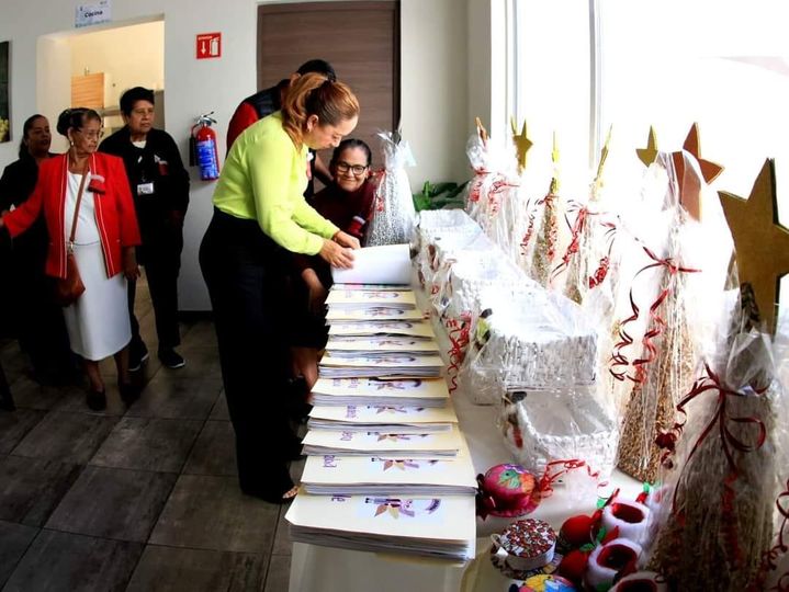 Disfrutan adultos mayores de posada navideña en Casa Diurna Disfrutan adultos mayores de posada navideña en Casa Diurna