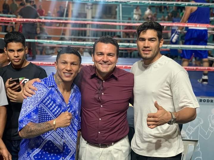 El Zurdo Ramírez y el Alacrán Berchelt clausuran el torneo regional de Box «Robe El Zurdo Ramírez y el Alacrán Berchelt clausuran el torneo regional de Box «Robe