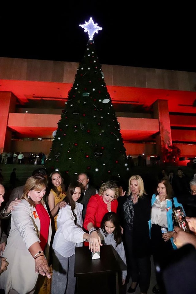*Gobierno del Estado y DIF Sinaloa realizan el tradicional encendido del Árbol d *Gobierno del Estado y DIF Sinaloa realizan el tradicional encendido del Árbol d