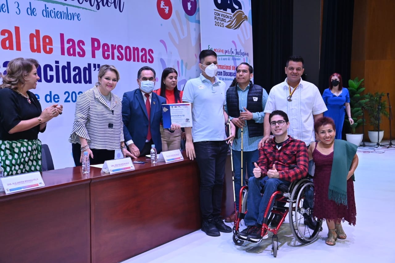 La UAS reconoce el esfuerzo de sus estudiantes con discapacidad en los diferente La UAS reconoce el esfuerzo de sus estudiantes con discapacidad en los diferente