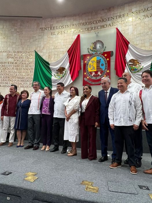 Rocha asiste a la toma de protesta del gobernador de Oaxaca Rocha asiste a la toma de protesta del gobernador de Oaxaca