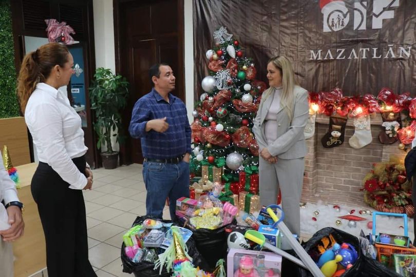 Se suma JUMAPAM a la colecta de juguetes del DIF Se suma JUMAPAM a la colecta de juguetes del DIF