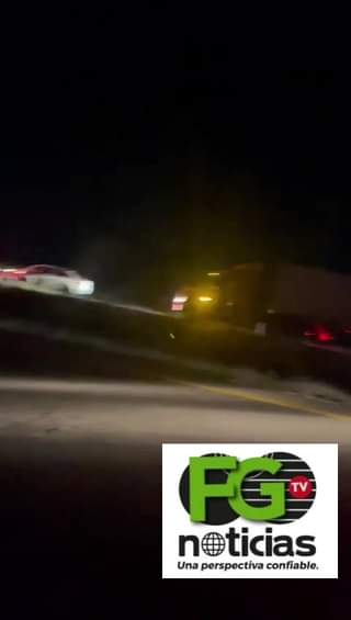 BLOQUEADA LA AUTOPISTA MAZATLÁN- CULIACÁN EN EL KM 172,  DE SUR A NORTE, 15 KM A