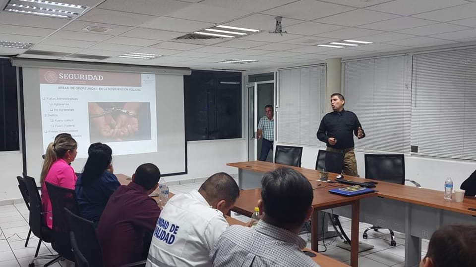 Capacitan a mandos y personal jurídico de la SSPyTM en Homologación de Criterios Capacitan a mandos y personal jurídico de la SSPyTM en Homologación de Criterios
