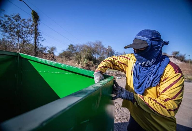 *Contenedores de basura llegan al Fraccionamiento Zona Dorada* *Contenedores de basura llegan al Fraccionamiento Zona Dorada*