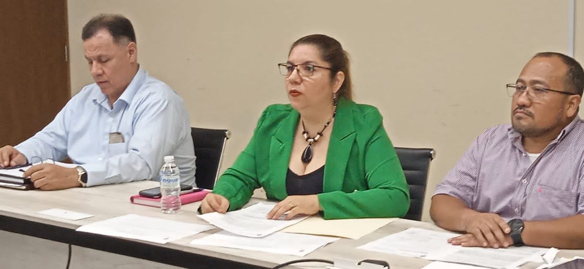 *Grupo Carrocero Eicsa gana la licitación para la compra de 15 nuevos camiones r *Grupo Carrocero Eicsa gana la licitación para la compra de 15 nuevos camiones r