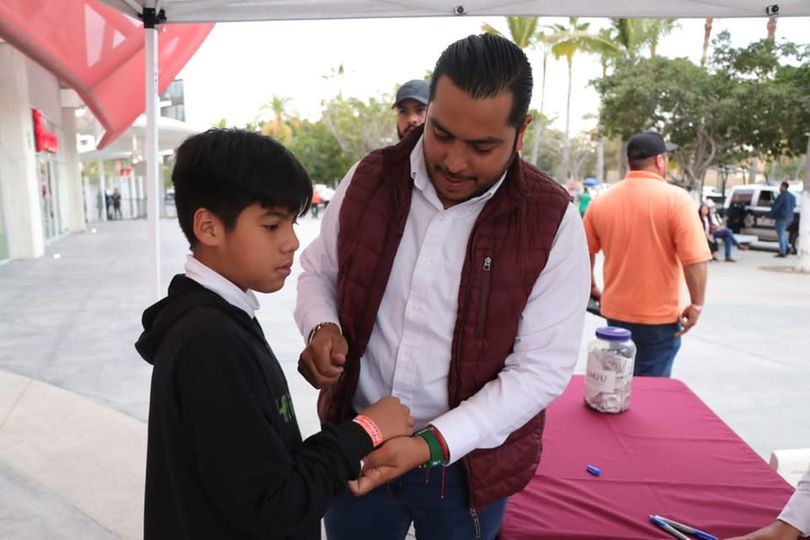 *Con gran aceptación inicia entrega de pulseras de identificación para menores e *Con gran aceptación inicia entrega de pulseras de identificación para menores e