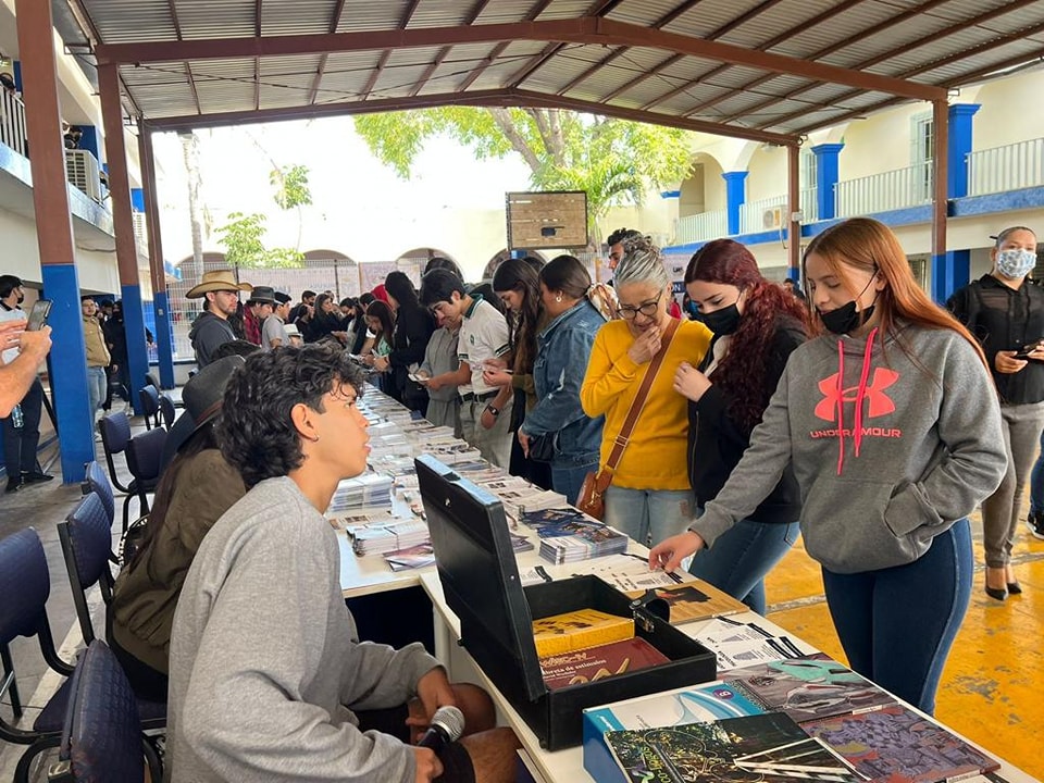 En la URCN jóvenes manifiestan su interés por estudiar el bachillerato en la UAS En la URCN jóvenes manifiestan su interés por estudiar el bachillerato en la UAS