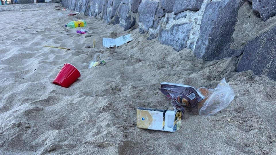 Retiran más de 3 toneladas de basura de las playas durante el Carnaval Retiran más de 3 toneladas de basura de las playas durante el Carnaval
