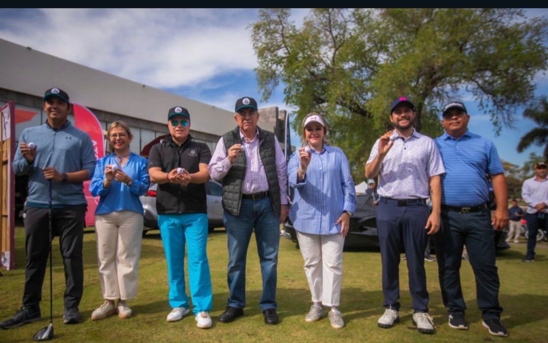 *Rocha da inicio al Torneo Anual de Golf a beneficio de Sinaloa* *Rocha da inicio al Torneo Anual de Golf a beneficio de Sinaloa*
