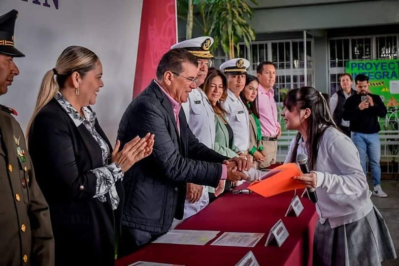 Gobierno Municipal celebra primer “Lunes Cívico” de bachillerato en COBAES 95.