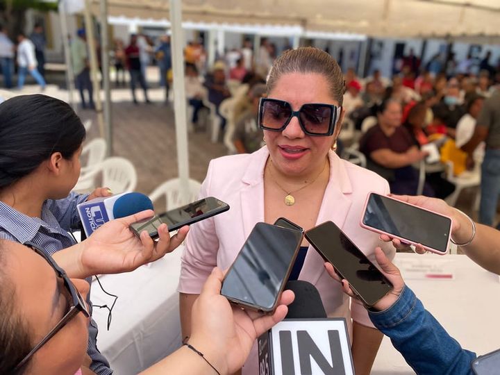 *Invita oficialía mayor a vendedores para que tramiten sus permisos para las ven *Invita oficialía mayor a vendedores para que tramiten sus permisos para las ven