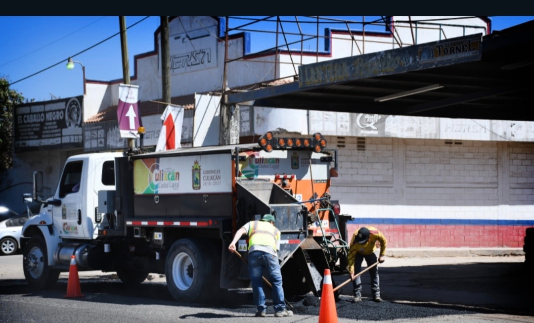 *Realizan reencarpetado de avenida Álvaro Obregón zona norte y avanzan con reduc *Realizan reencarpetado de avenida Álvaro Obregón zona norte y avanzan con reduc