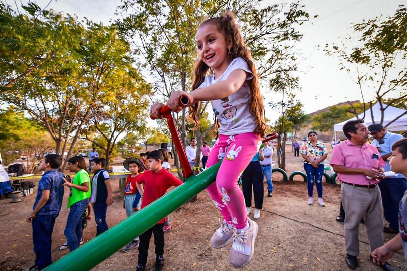 *Niños de la Colonia Hacienda de Urías son beneficiados con la inauguración del *Niños de la Colonia Hacienda de Urías son beneficiados con la inauguración del