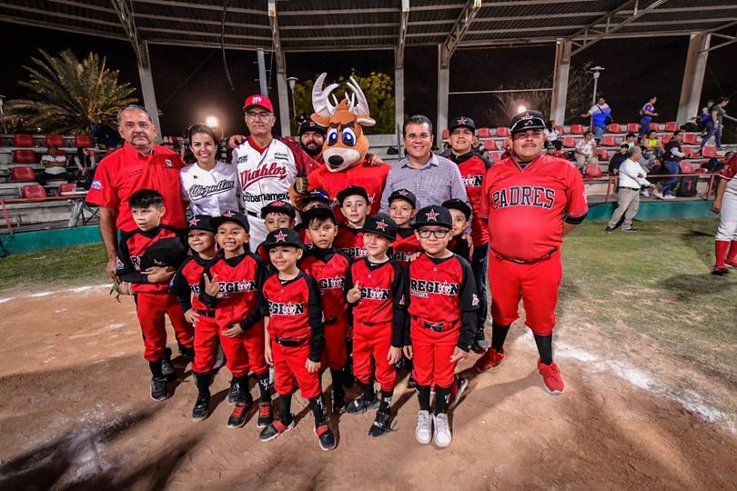 *Se anota Gobierno de Mazatlán un hit con la nueva iluminación de la Unidad Depo *Se anota Gobierno de Mazatlán un hit con la nueva iluminación de la Unidad Depo