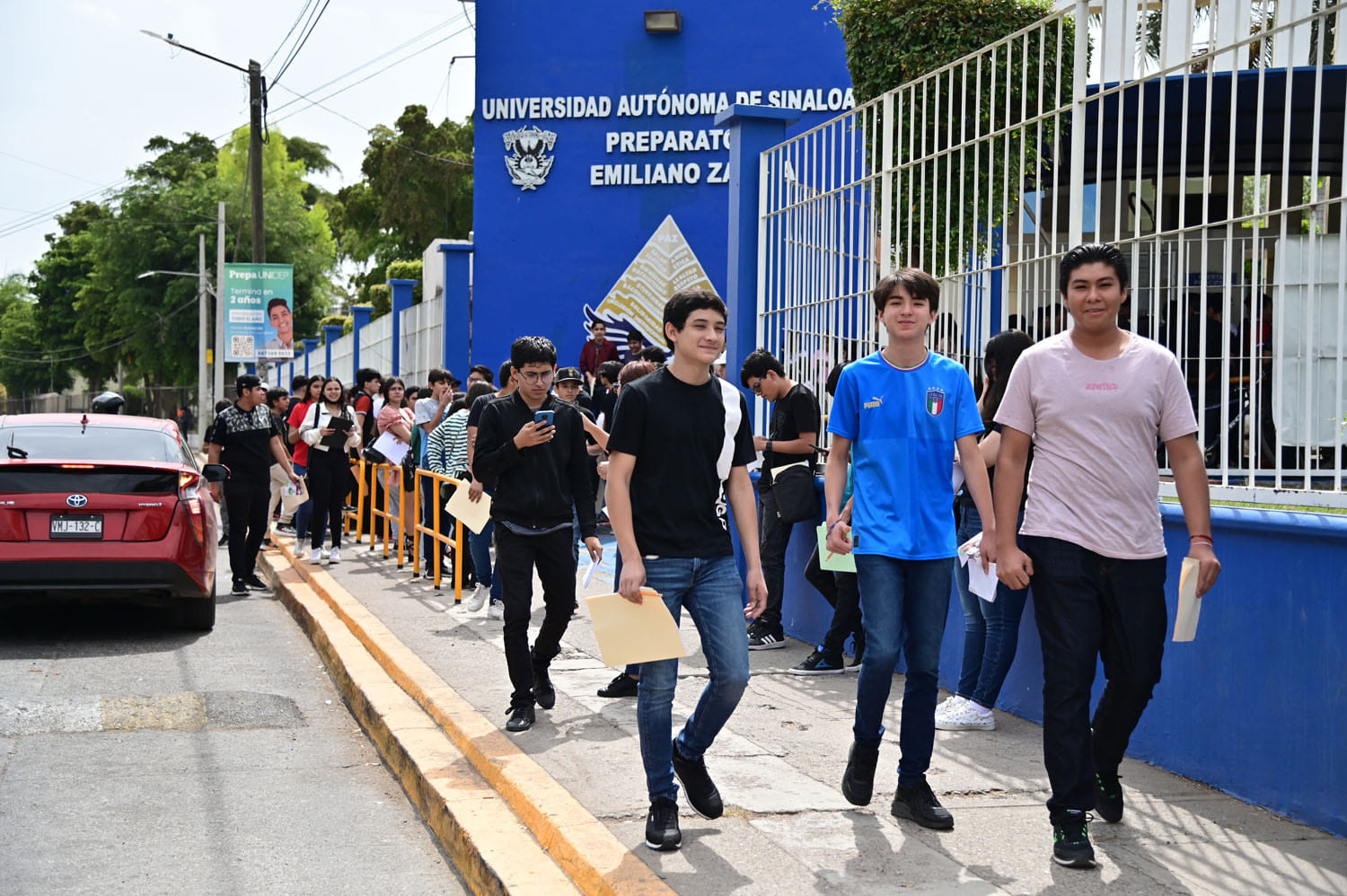 Refrenda la sociedad la confianza en la UAS con la presencia de miles de jóvenes