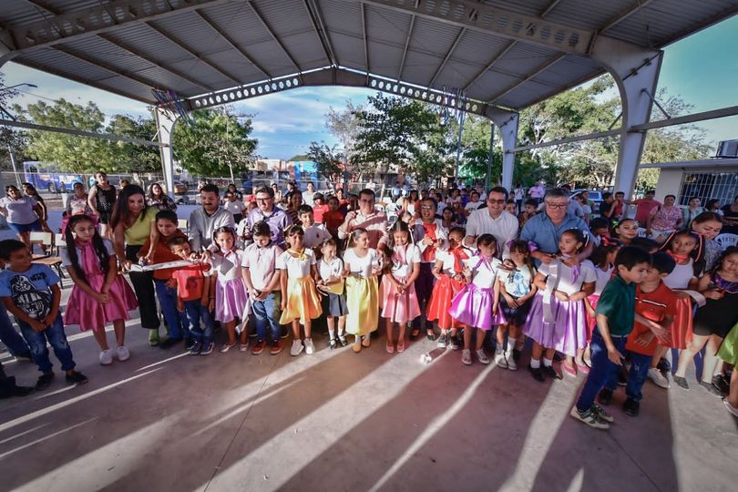 *Estrenan plaza cívica en la primaria “Francisco Madero Herrera” de Santa Fe.* *Estrenan plaza cívica en la primaria “Francisco Madero Herrera” de Santa Fe.*