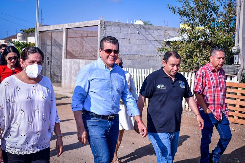 *JUMAPAM respalda con trabajos el recorrido del Alcalde Edgar González por la Co