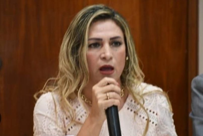LA EXTRAÑA MUERTE DE MARÍA LEÓN LA EXTRAÑA MUERTE DE MARÍA LEÓN