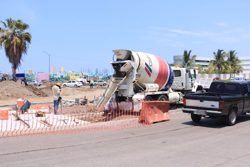 *A días de concluir la modernización de glorieta de Paseo del Atlántico y Carlos