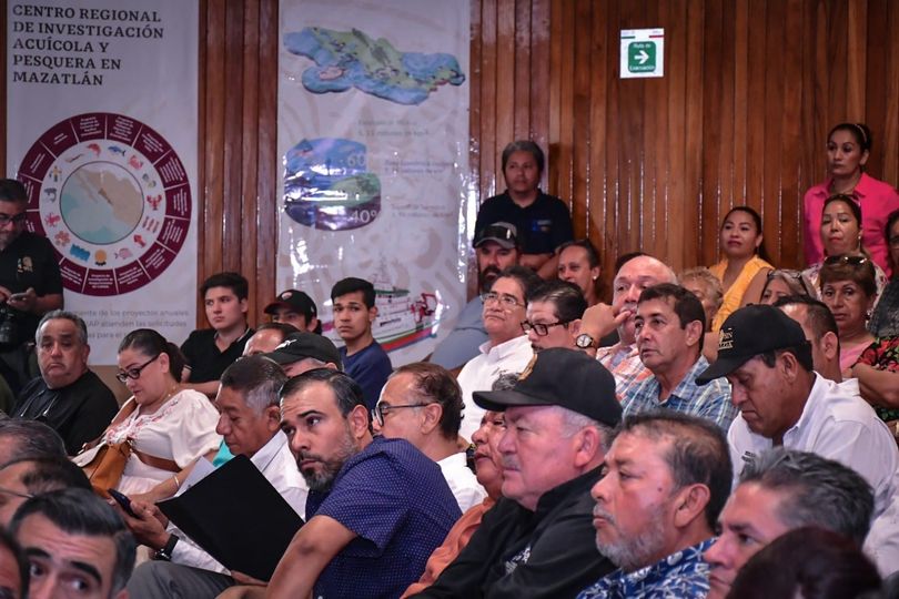 *Asiste Edgar González al encuentro entre dirigentes pesqueros de Alta Mar y di *Asiste Edgar González al encuentro entre dirigentes pesqueros de Alta Mar y di
