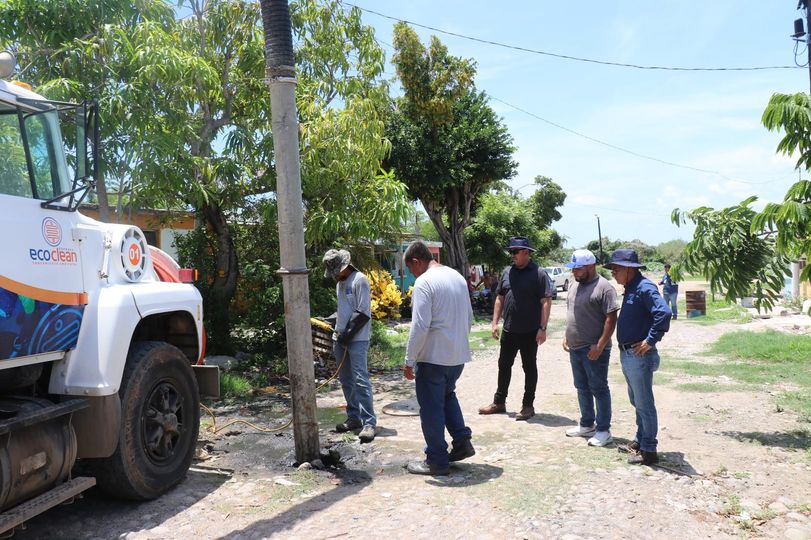 *Desazolva JUMAPAM red de atarjeas en calles de Mármol*