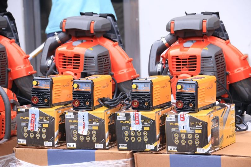 *Entregan equipamiento nuevo a trabajadores de Parques y Jardines.*