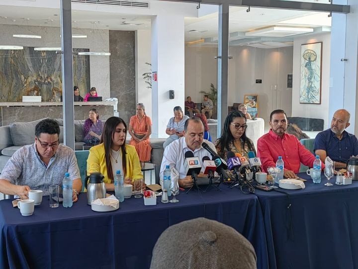 Invitan a conferencia de David Páramo en Mazatlán