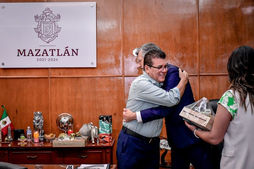 *Maravillado de Mazatlán queda embajador de Francia en México tras su visita*