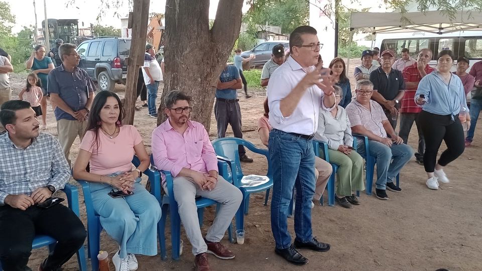 *Piden a JUMAPAM recibo a su nombre en la colonia López Obrador*